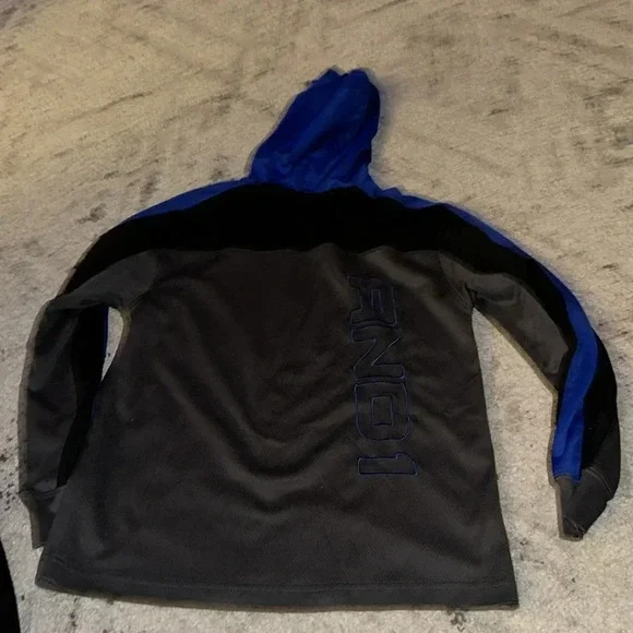 AND1 basketball hoodie long sleeve Boys size Medium - Picture 4 of 4
